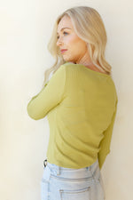 mode, square neck top
