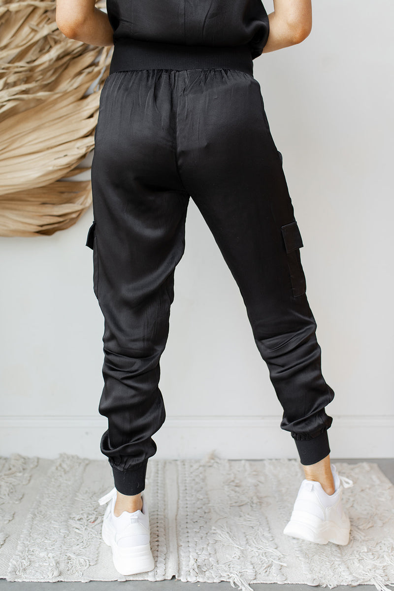 mode, satin shine joggers