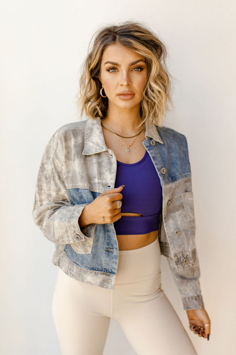 mode, off duty patch denim jacket