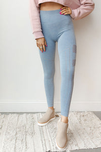 mode, striped and perforated highwaist leggings