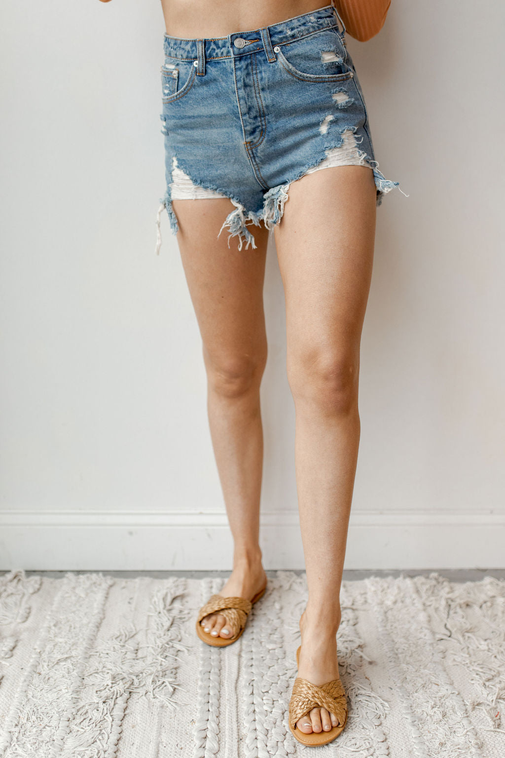 mode, main squeeze distressed shorts