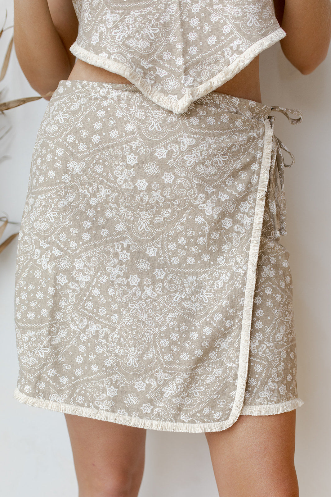 mode, paisley handkerchief skirt
