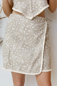 mode, paisley handkerchief skirt