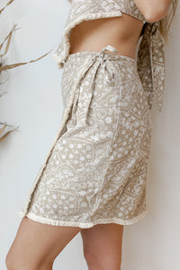 mode, paisley handkerchief skirt