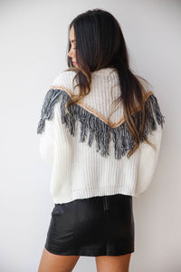 mode, in the fringe sweater