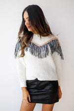 mode, in the fringe sweater