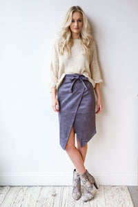 mode, suede midi skirt