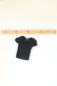 mode, scoop neck cap sleeve top