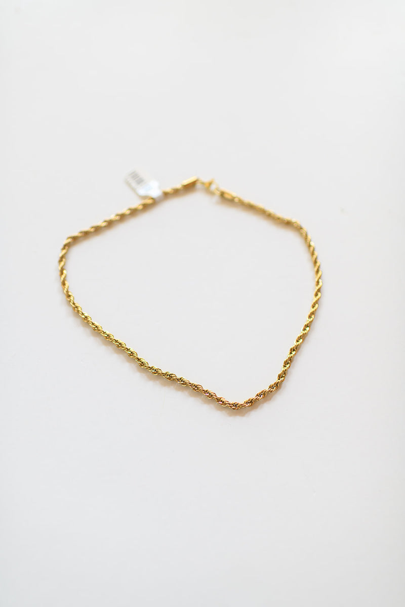 mode, golden rope necklace