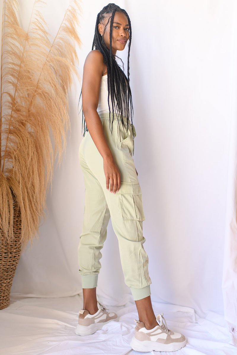 mode, satin cargo joggers