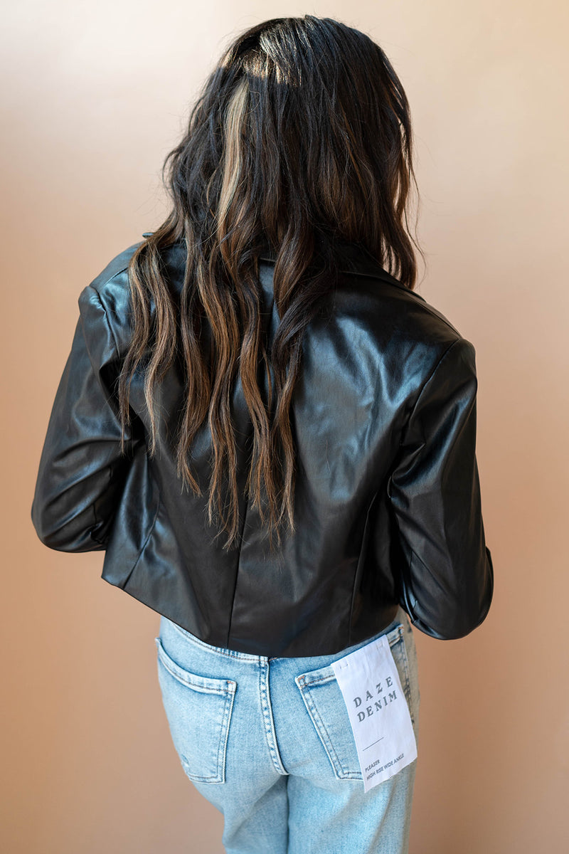 mode, cropped vegan leather blazer