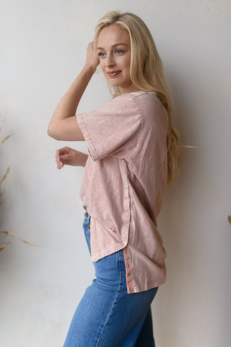 mode, side snap oversized tee