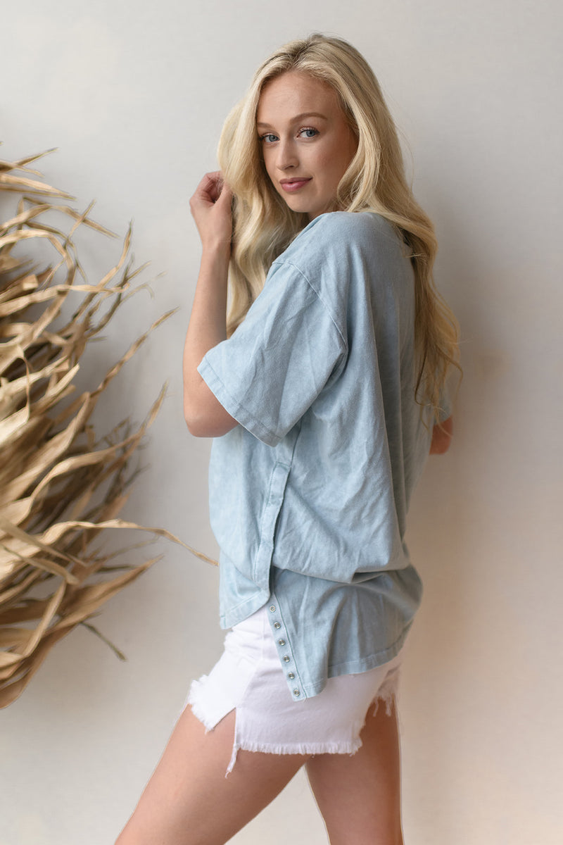 mode, side snap oversized tee