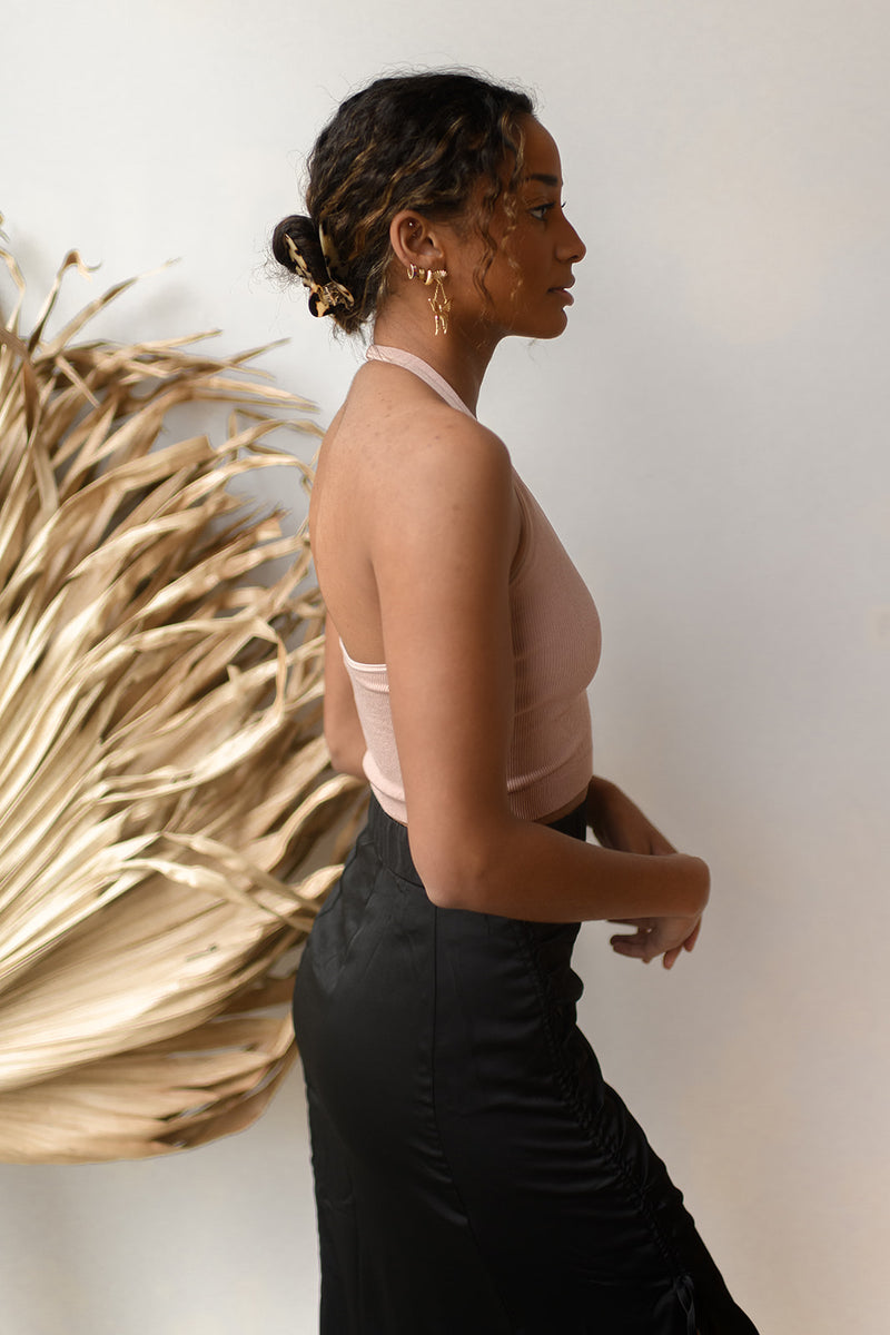 mode, seamless halter crop