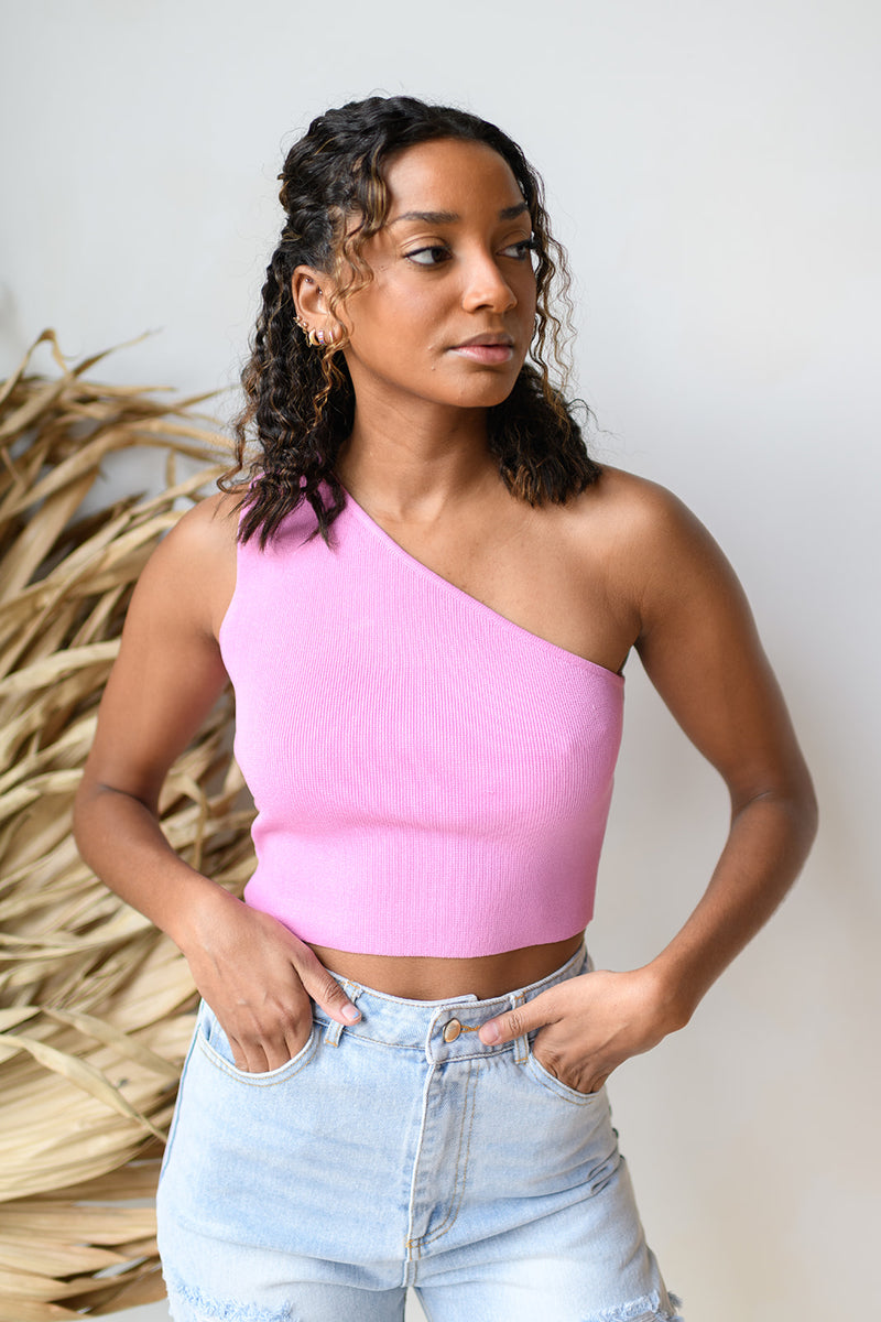 mode, to the side one shoulder knit crop
