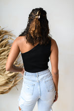 mode, to the side one shoulder knit crop