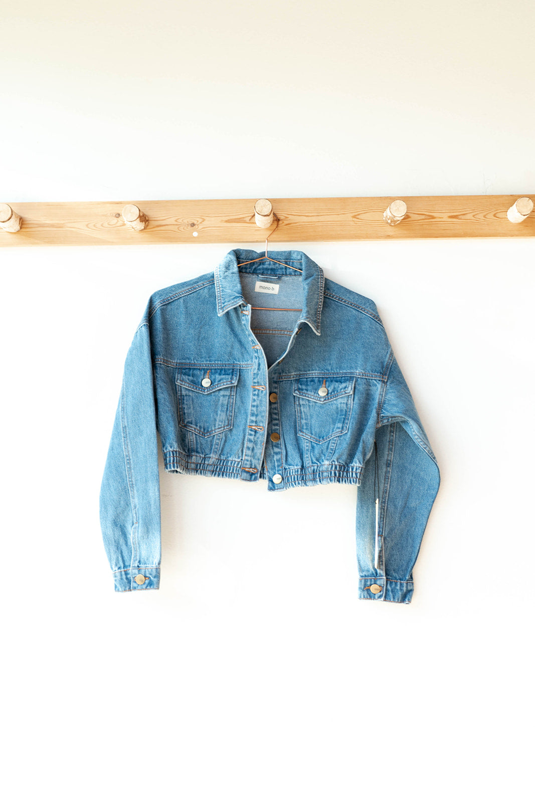 mode, cropped denim jacket
