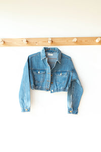 mode, cropped denim jacket