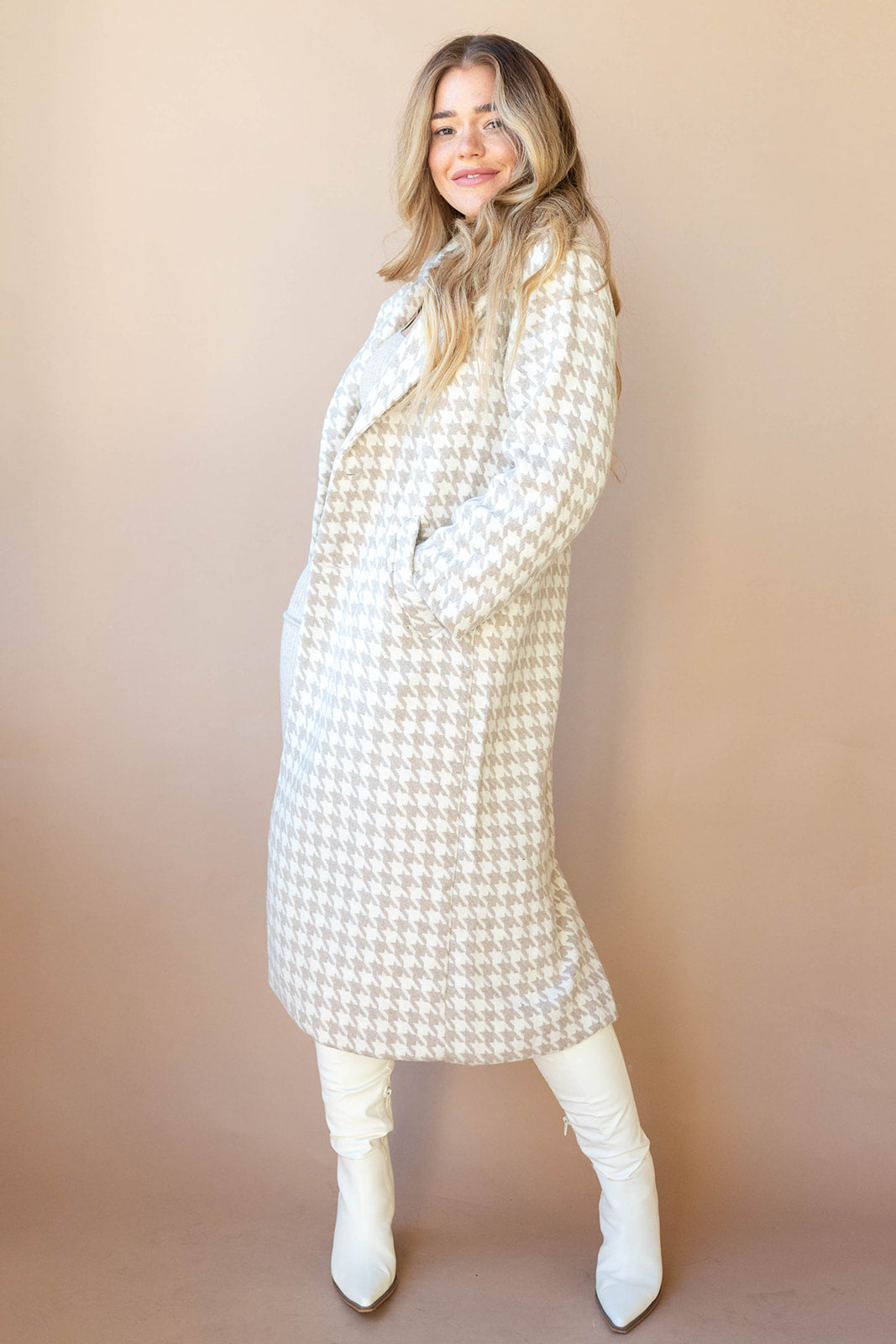 mode, elegant houndstooth coat
