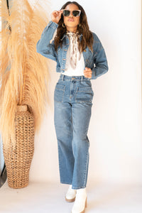 mode, cropped denim jacket