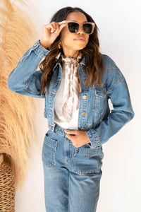 mode, cropped denim jacket