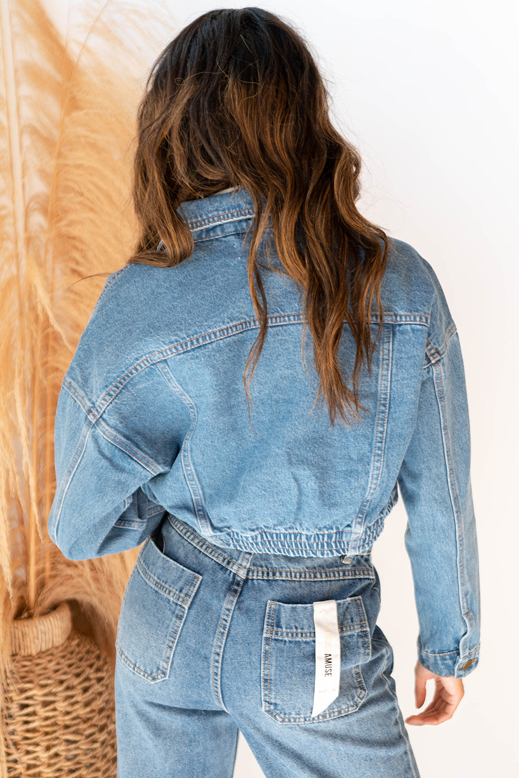 mode, cropped denim jacket
