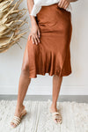 mode, high slits satin midi