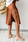mode, high slits satin midi