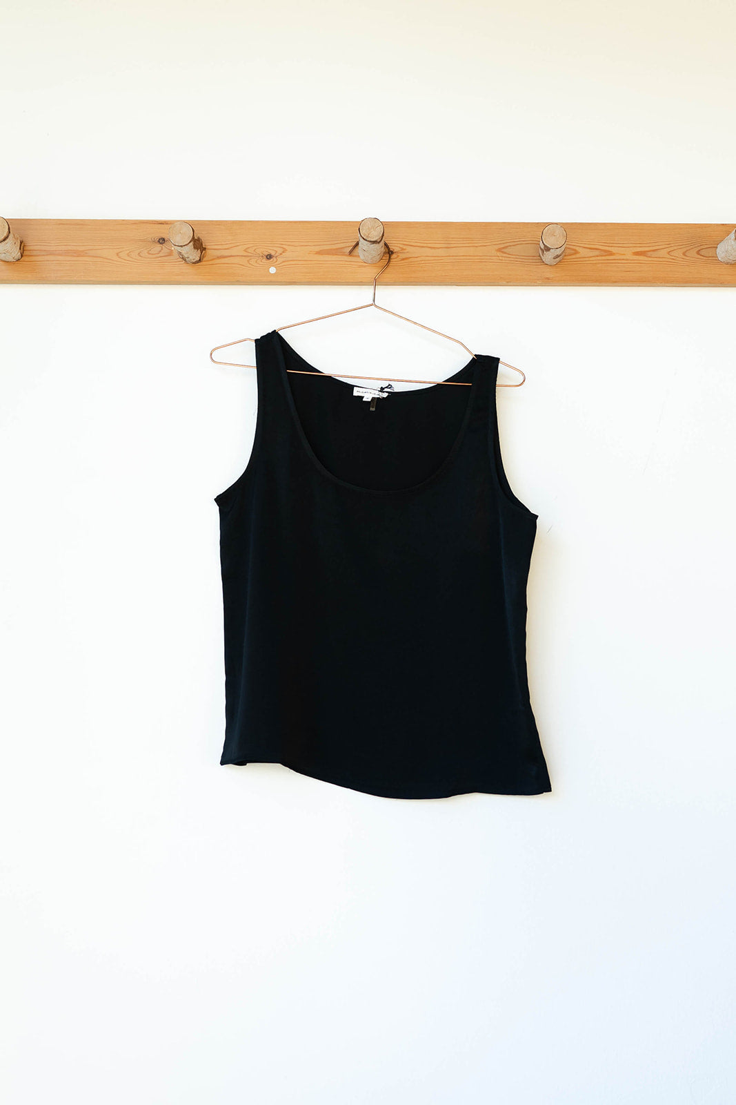 mode, sandi silk tank