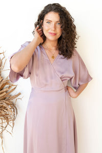 mode, unforgettable satin sleeve dress