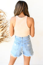mode, destroyed denim shorts