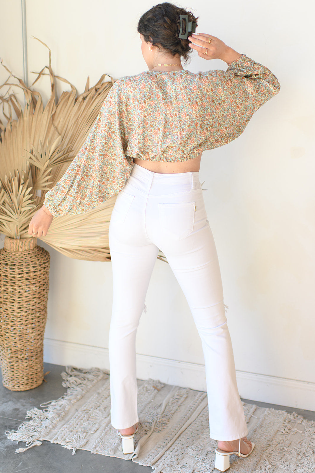 mode, midsummer florals tie front top