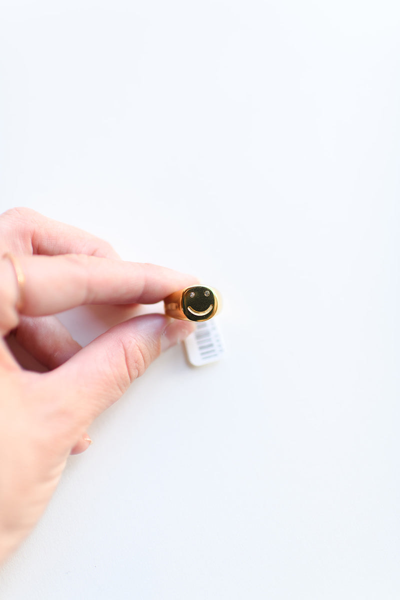mode, happy signet ring