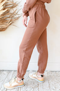 mode, kendall joggers