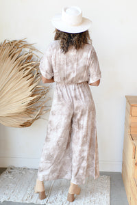 mode, tie dye jumpsuit