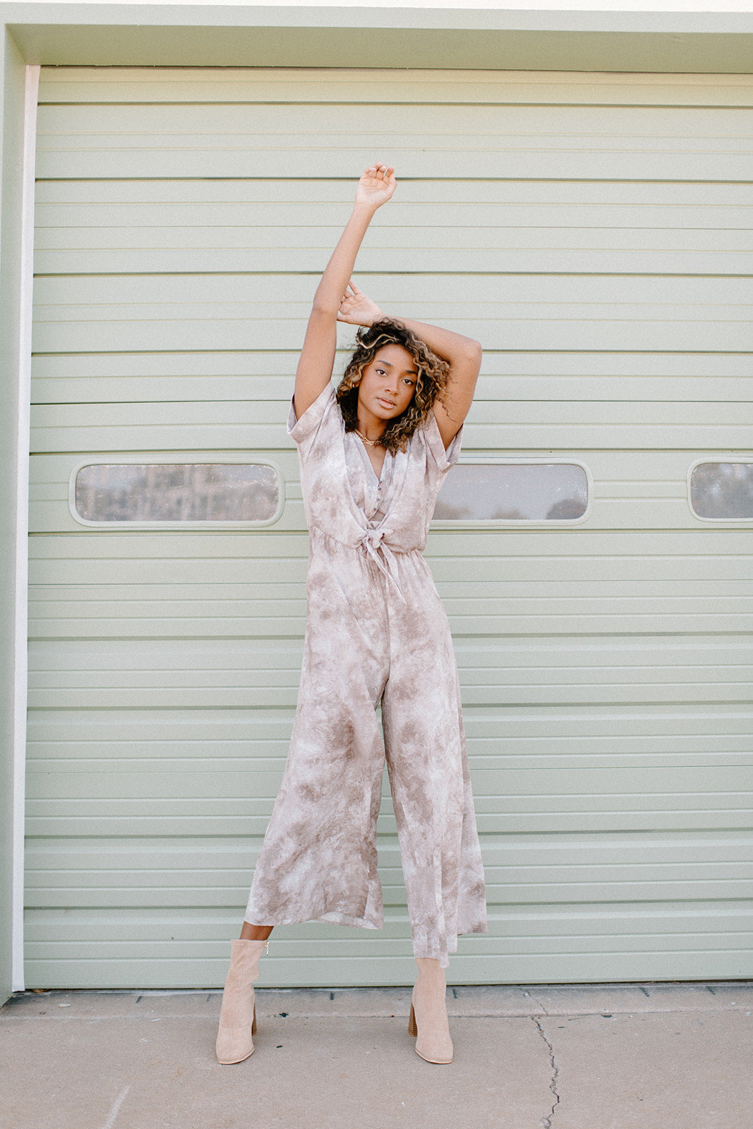 mode, tie dye jumpsuit