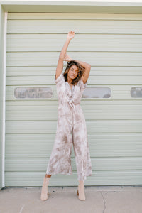 mode, tie dye jumpsuit