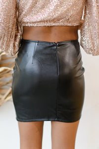 mode, stormy leather skirt