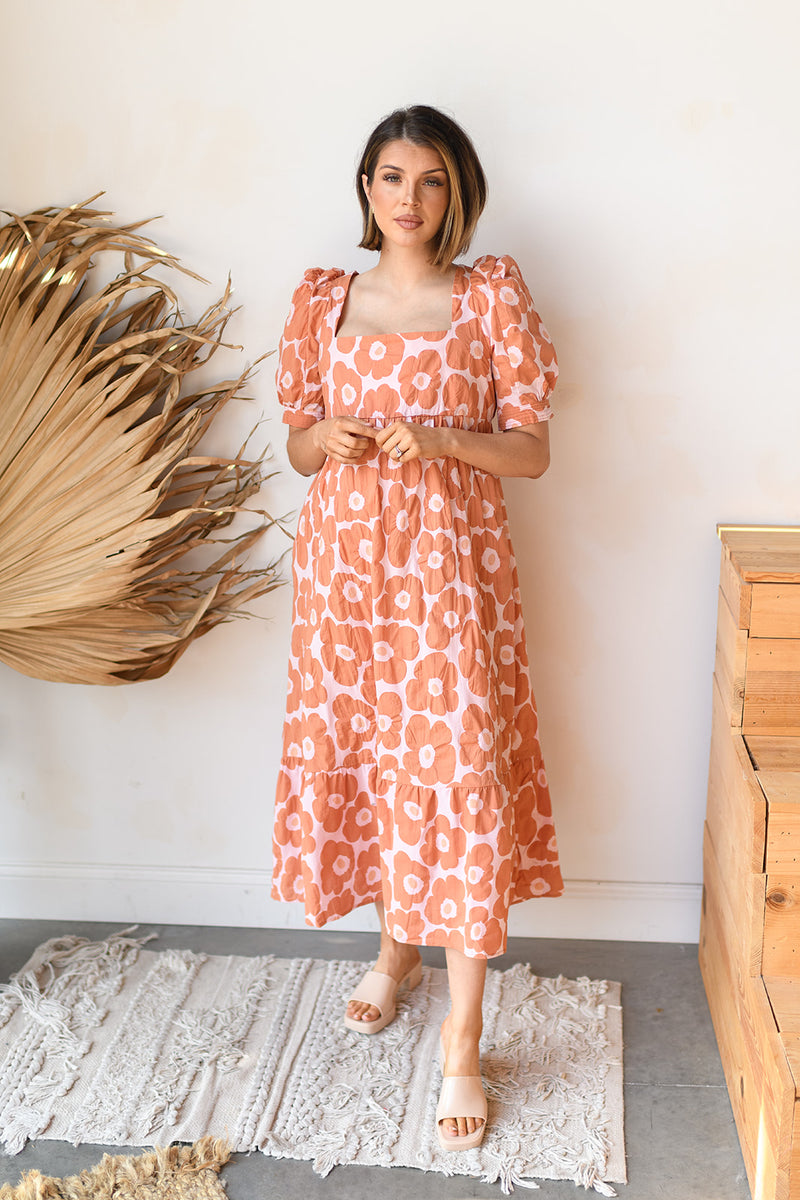 mode, to the maxi dress