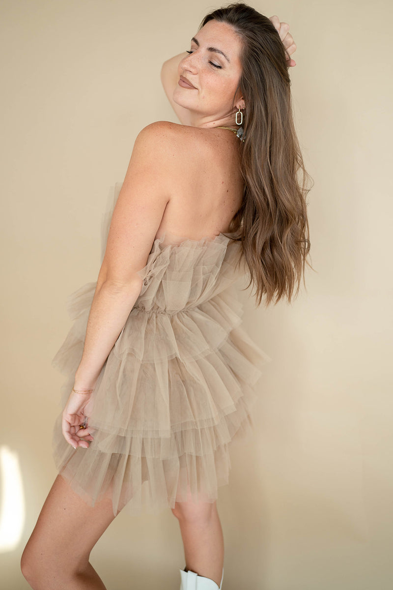 mode, tulle girl mini dress