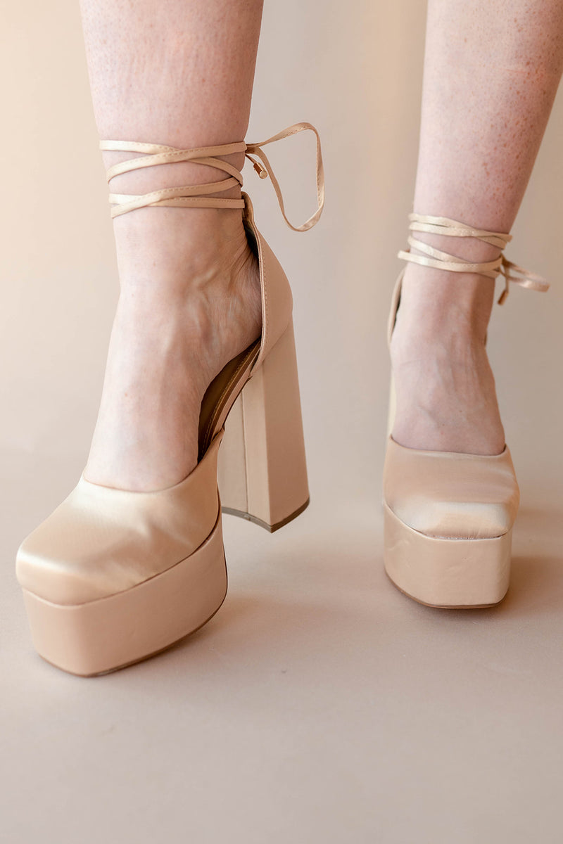 mode, emily heel