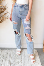 mode, jade destroyed jeans