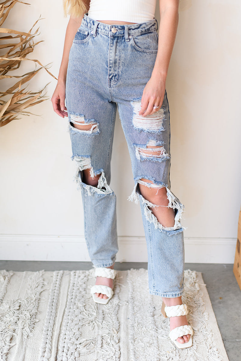 mode, jade destroyed jeans