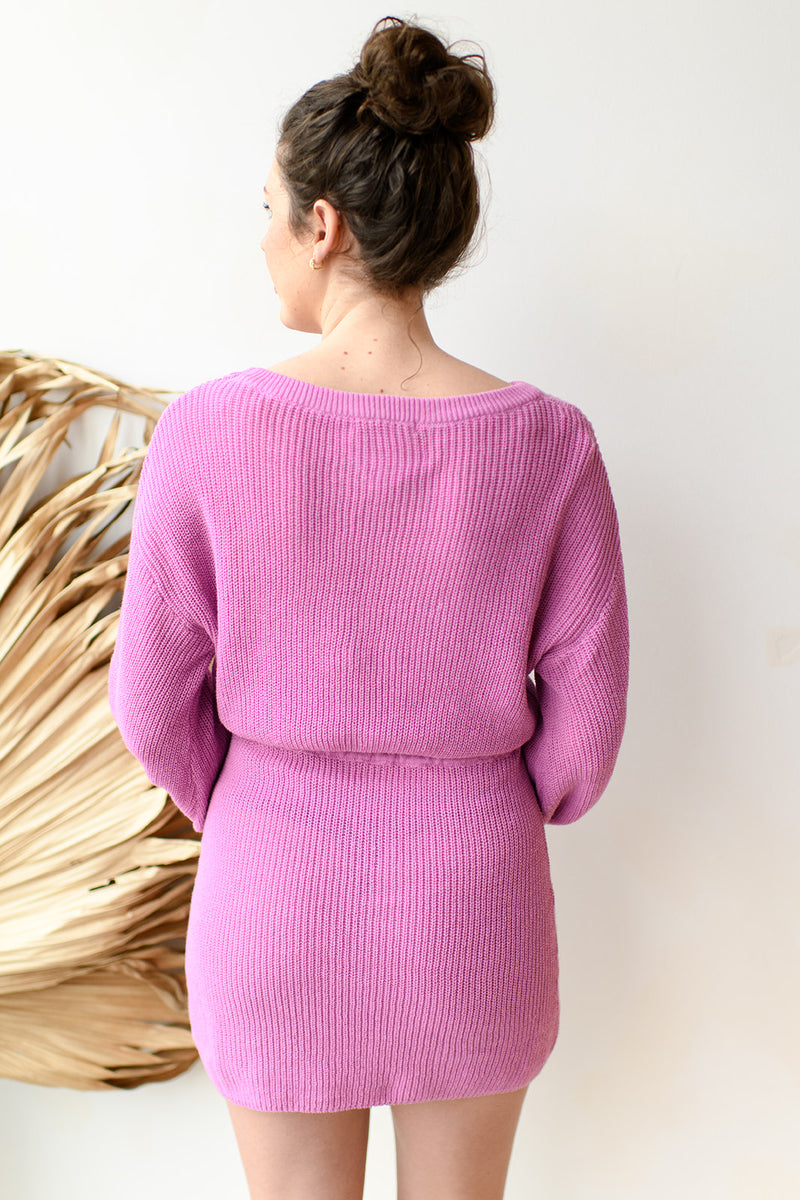 mode, tie waist sweater dress