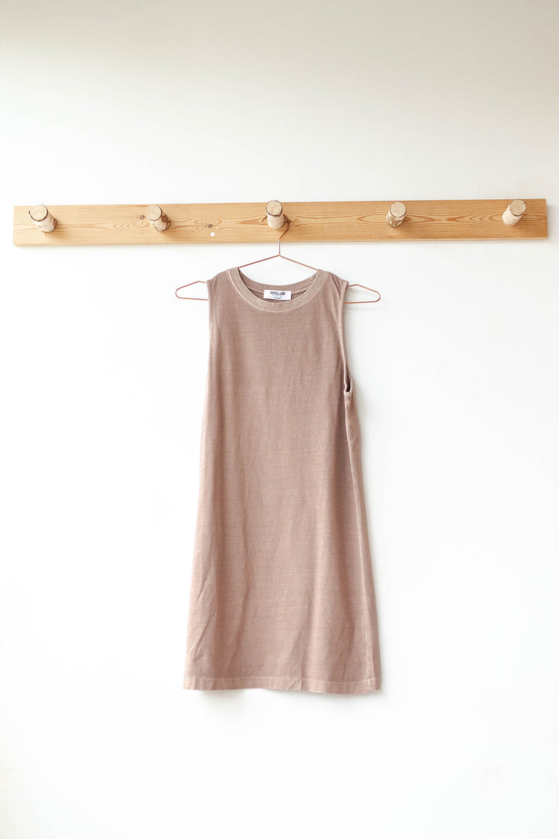 mode, sleeveless t-shirt dress