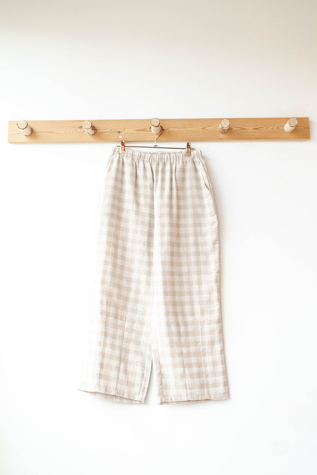 mode, hold my hand gingham pants