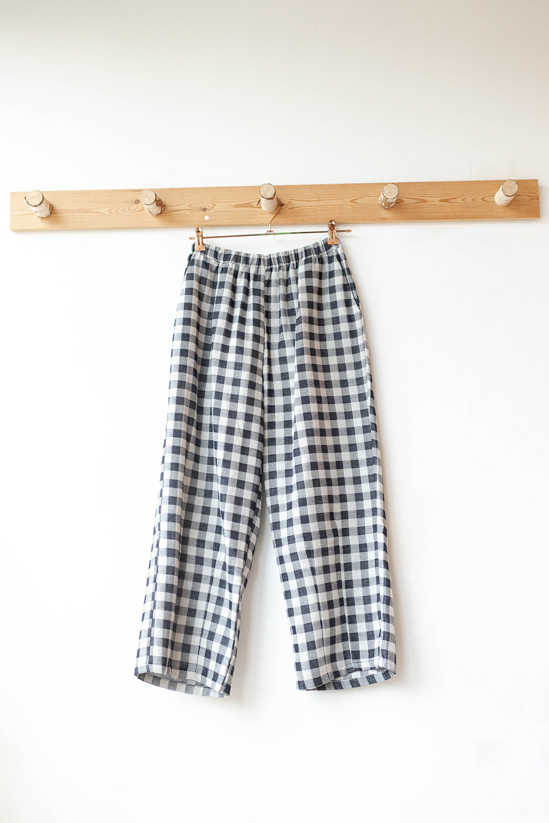 mode, hold my hand gingham pants
