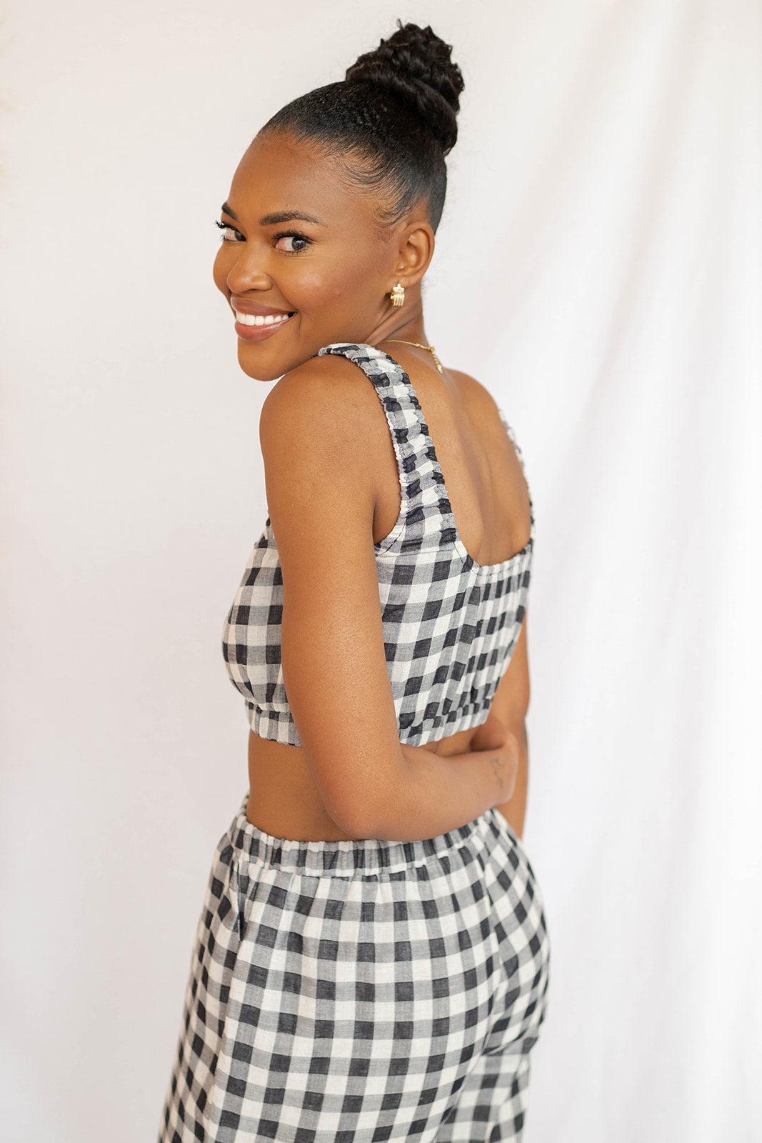 mode, hold my hand gingham tank