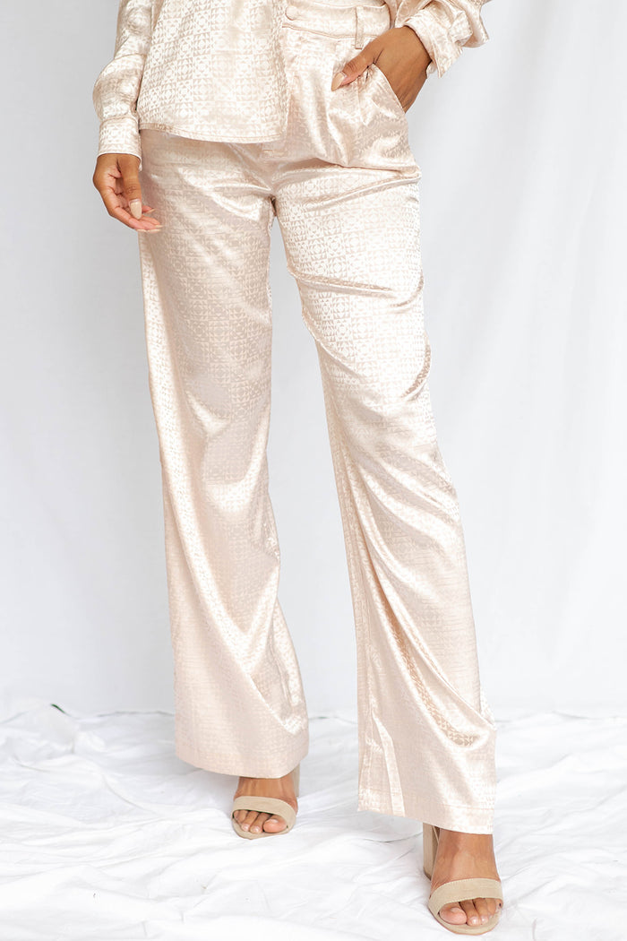 mode, diamonds + champagne pants