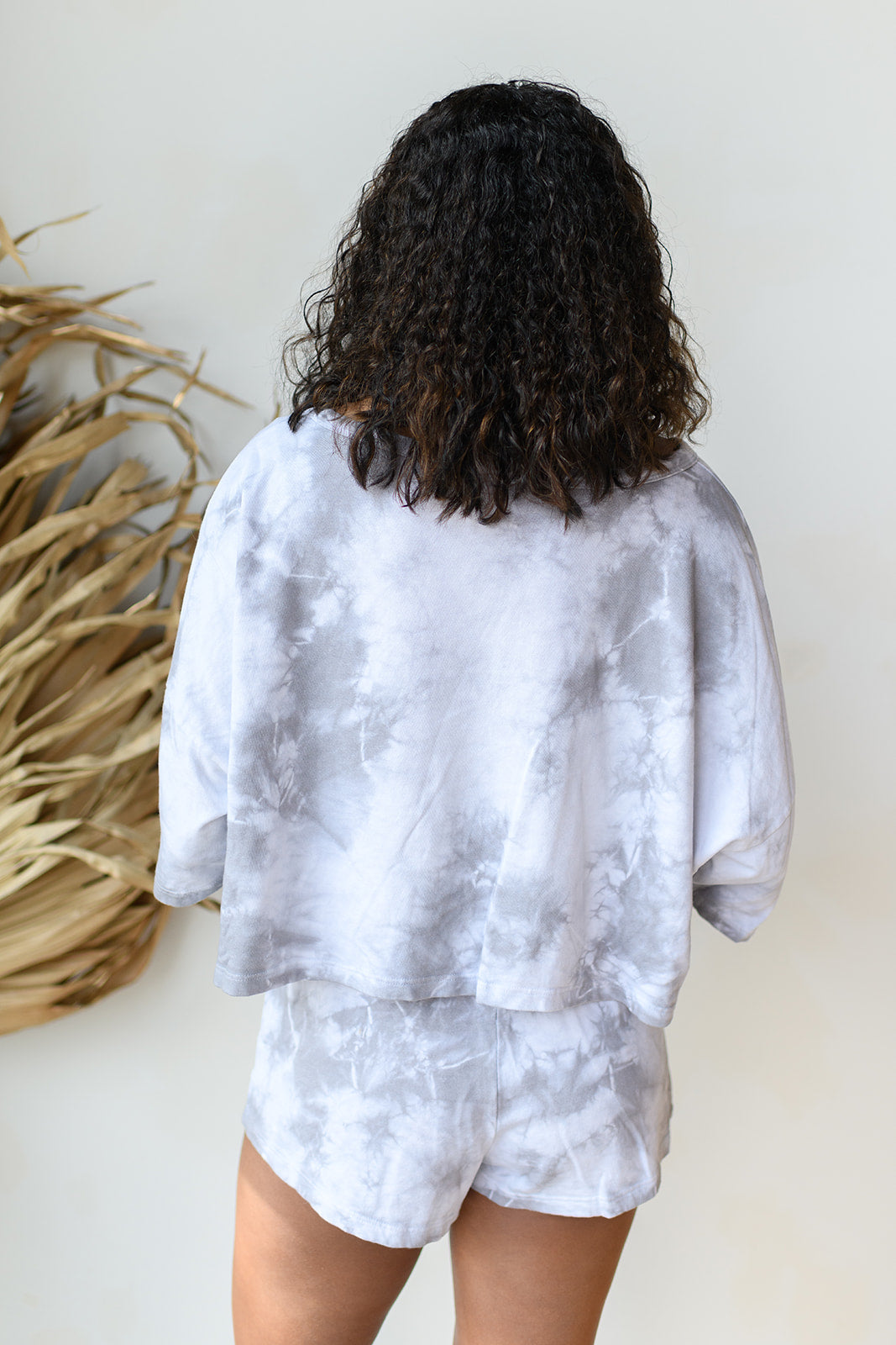mode, cloudy skies set (tee)